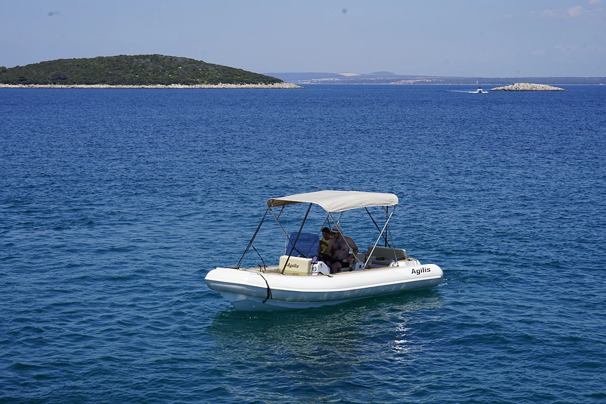 Agilis 305C Exterior 2