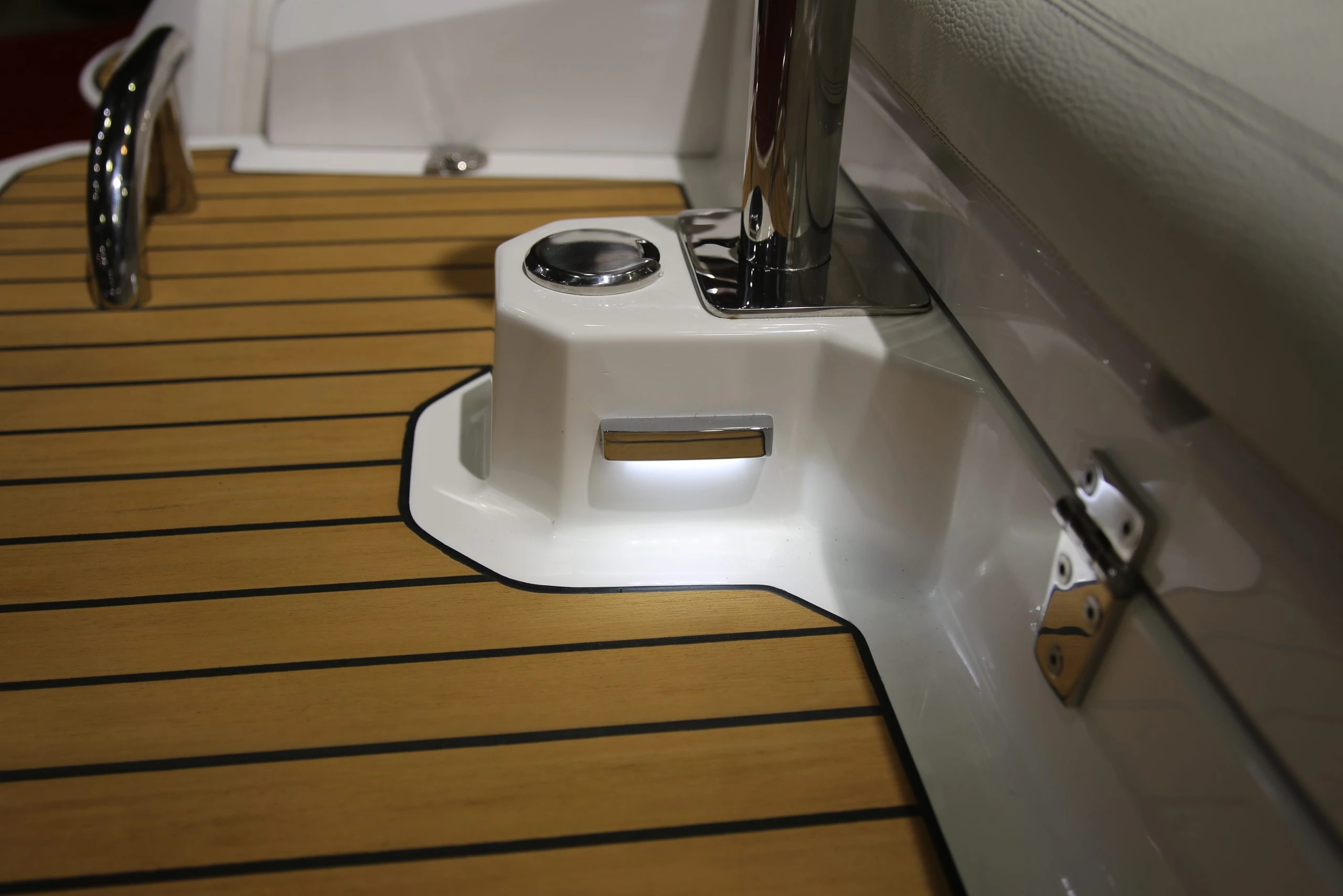 Agilis 330C Interior 4