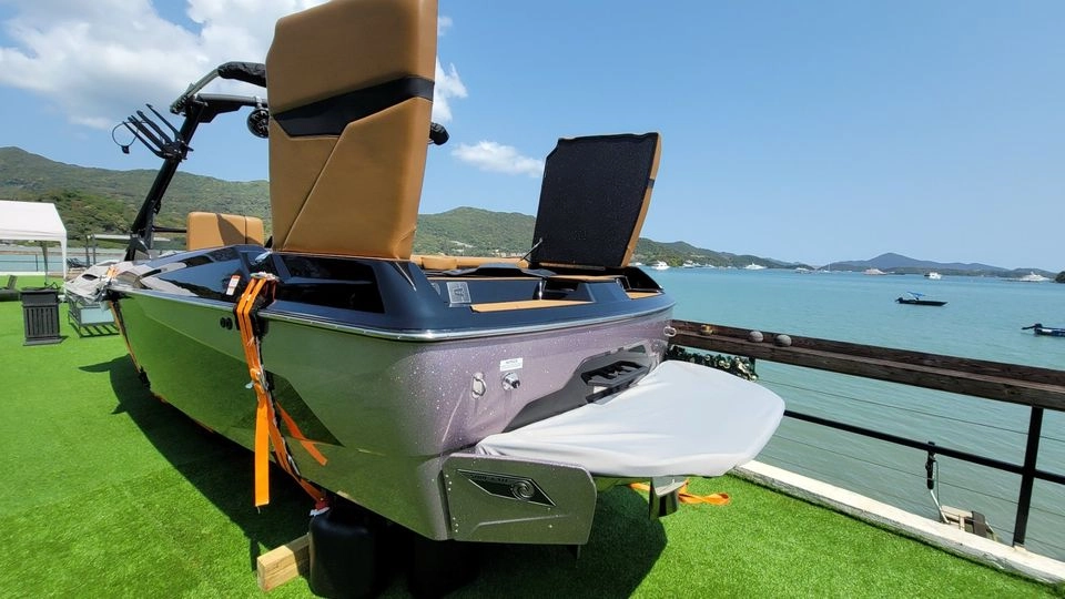 Axis Gaseoline Exterior 3