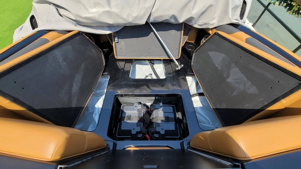 Axis Gaseoline Interior 1