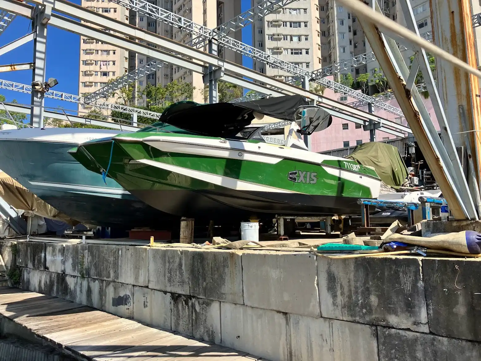 Axis Yanmar Exterior 4