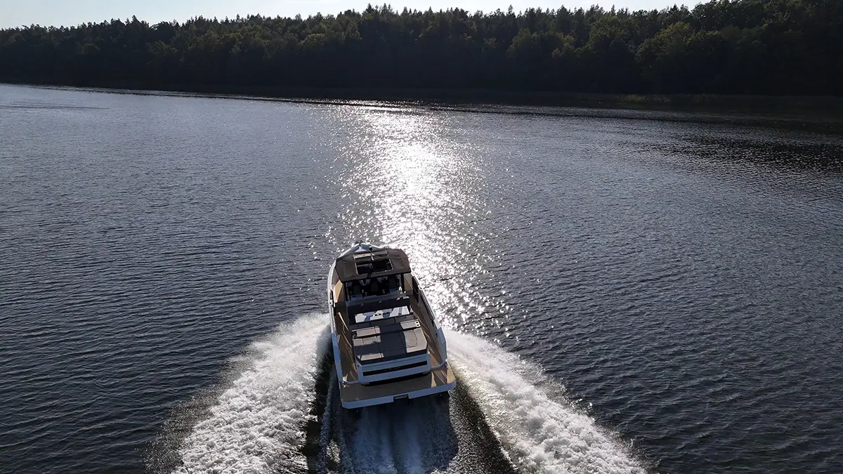 De Antonio D32 Exterior 1