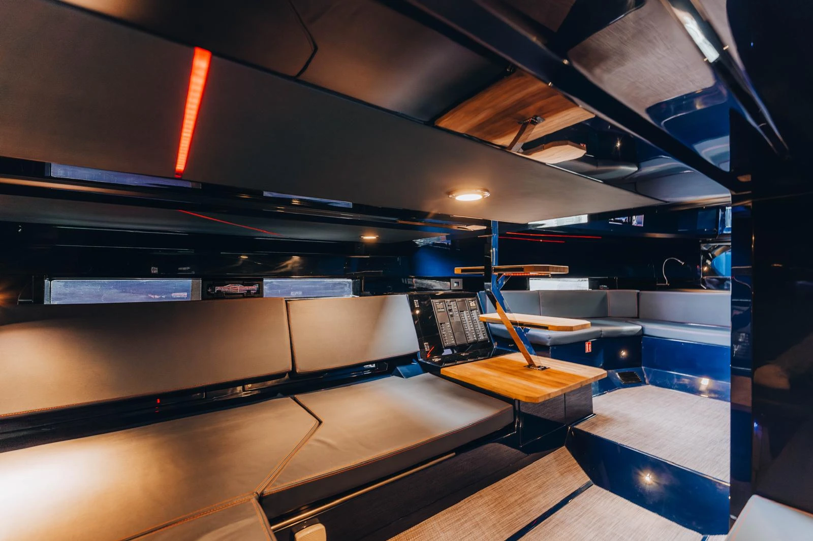 De Antonio D37 - Red Blue Racing Interior 2