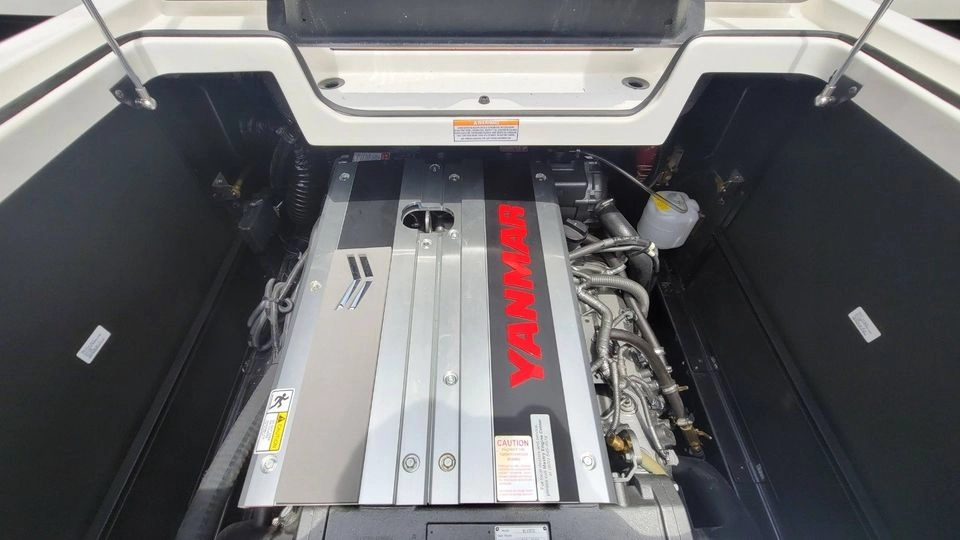 Nautique G23 Interior 5