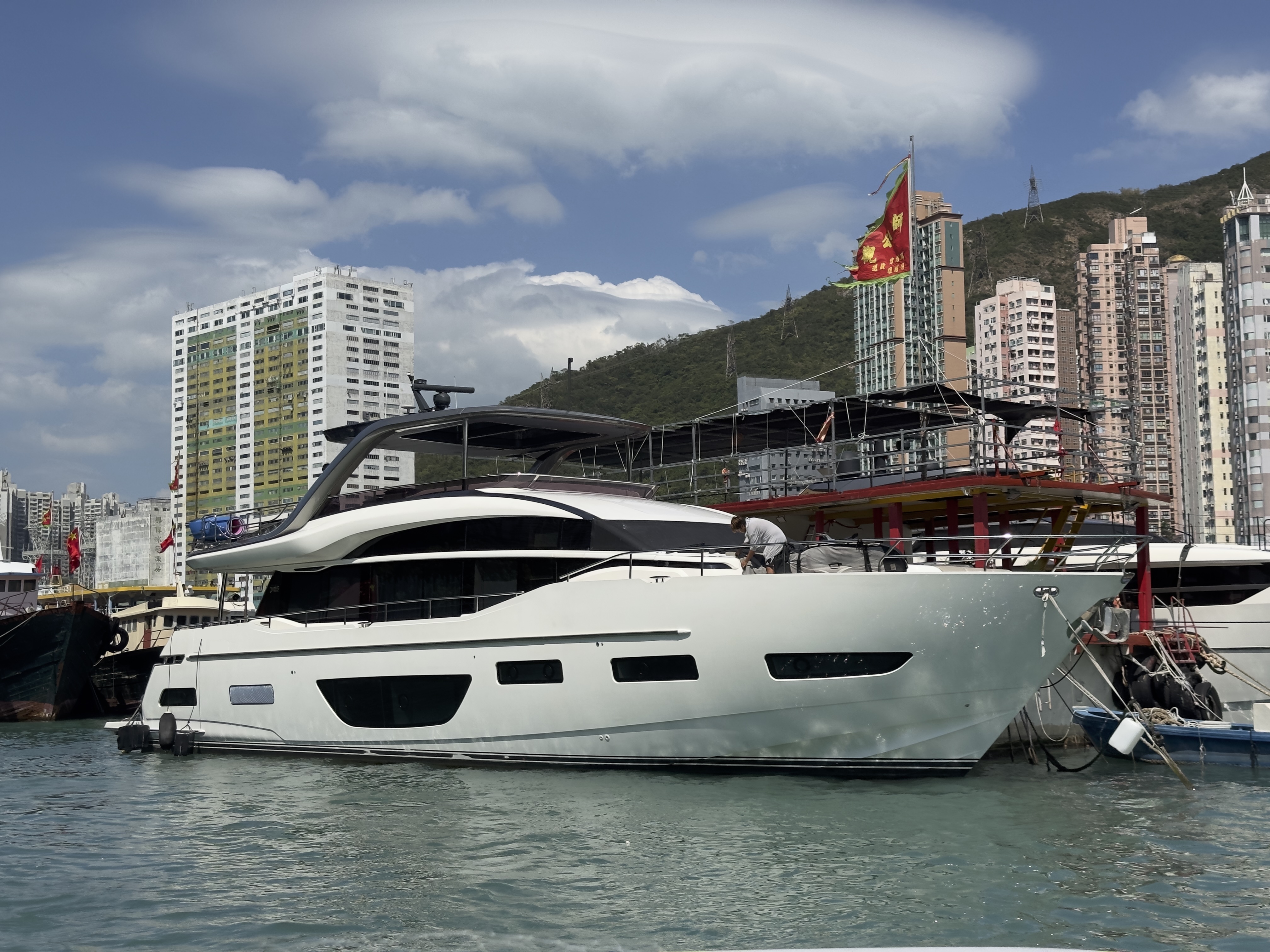 2020 Princess Y85 Exterior 1