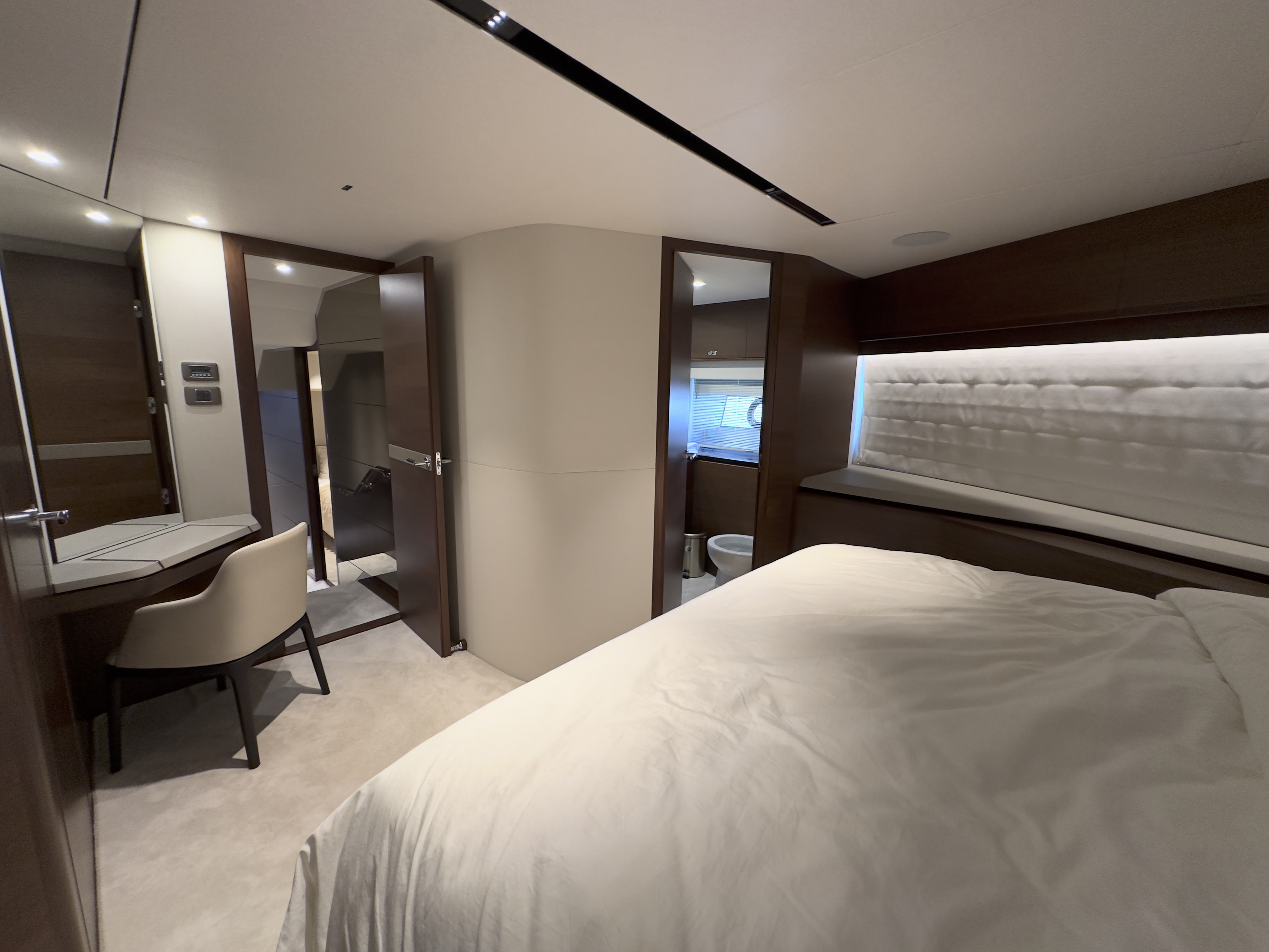 2020 Princess Y85 Interior 1