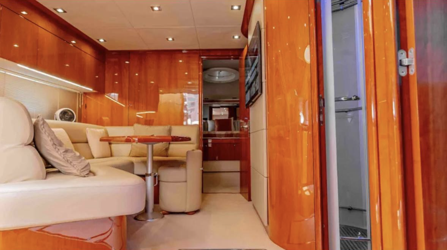 2007 Sunseeker Predator 72 Interior 10