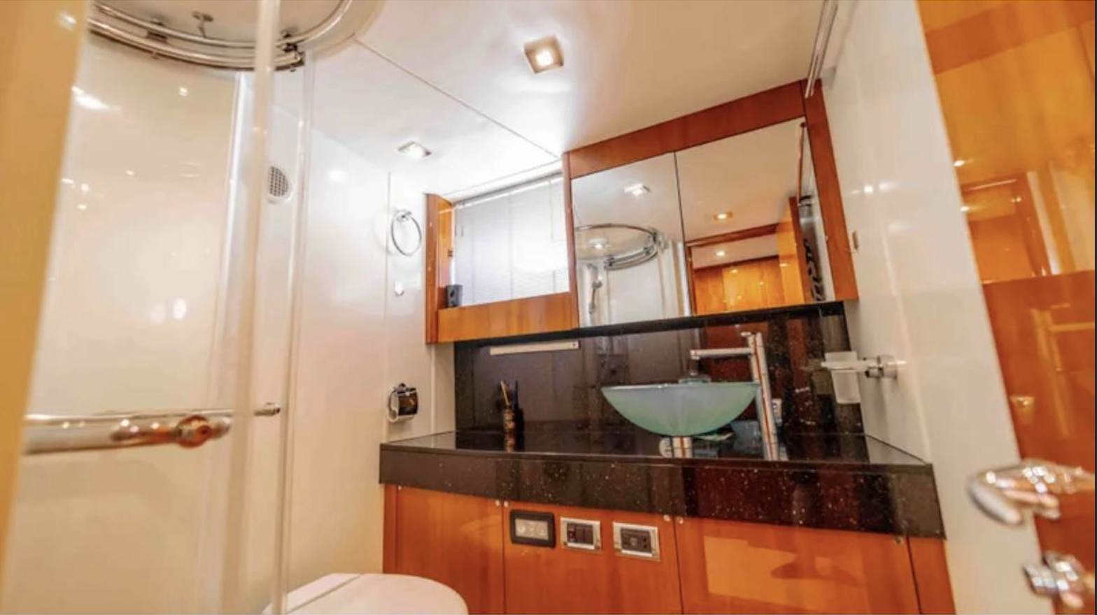 2007 Sunseeker Predator 72 Interior 14